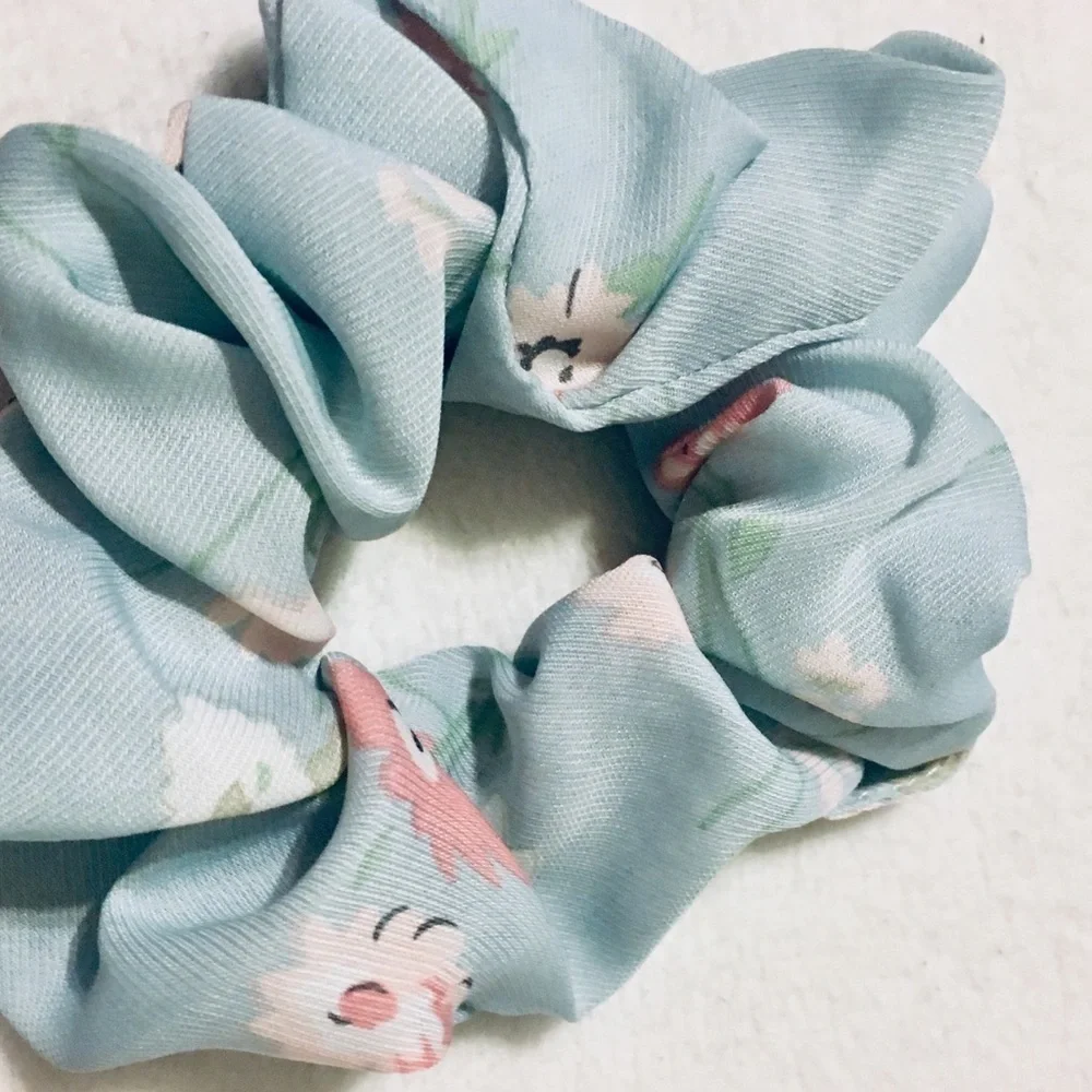 Chiffon NEW Baby Blue Hair Scrunchie with Pink Flowers - Picture 3 of 6